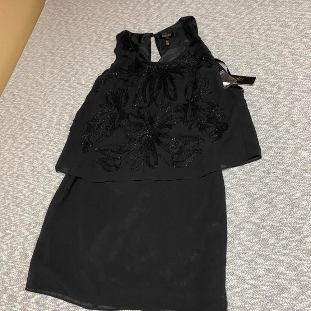 Laundry by Shelli Segal black dress with beaded details Size women 2. SKU785‎